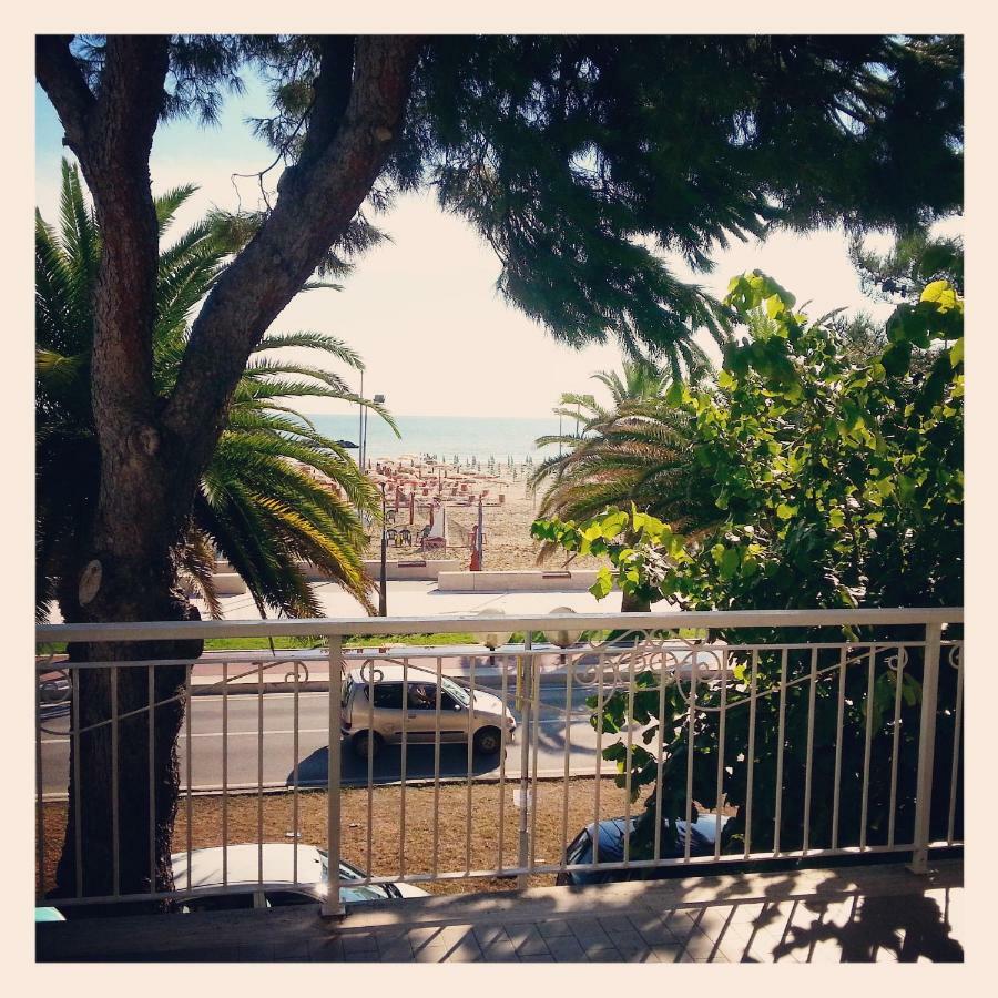 Roseto Holidays Roseto Degli Abruzzi Exterior foto